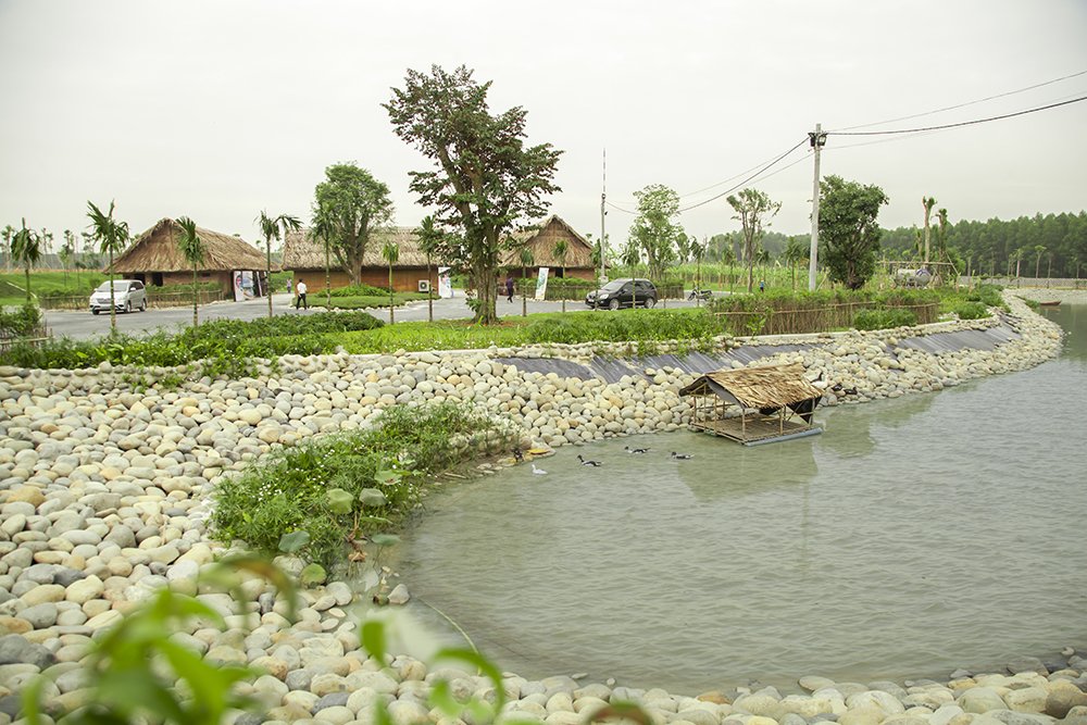 Công viên và hồ nước nằm đan xen trong dự án nghĩa trang Sala Garden